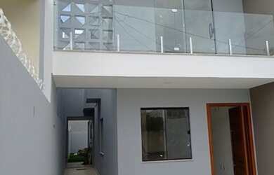 Imagem: A casa possui 3 Dormitórios, 3 Banheiros, 2 Vagas na garagem