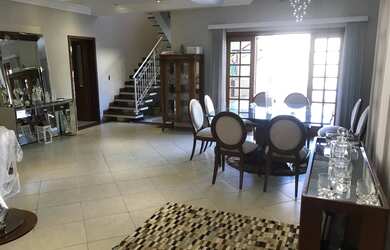 Imagem 8: Linda casa em condomínio de alto padrão na Granja Viana