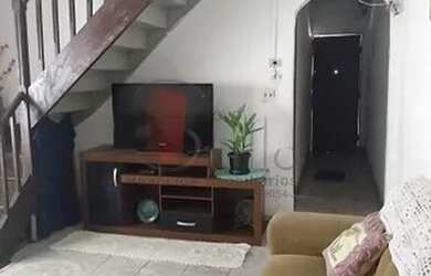 Imagem: A casa possui 5 Dormitórios, 3 Banheiros, 176m² de Área e