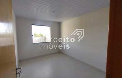 Imagem: A casa possui 2 Dormitórios, 1 Banheiro, 2 Vagas na garagem