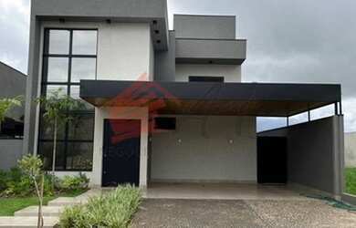 Imagem: A casa possui 5 Dormitórios, 2 Banheiros, 3 Vagas na garagem