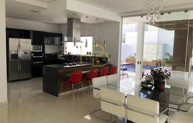 Imagem: A casa em condomínio possui 3 Dormitórios, 5 Banheiros, 4