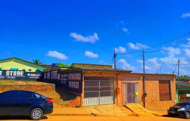 Imagem: A casa possui 3 Dormitórios e está localizado em Tancredo