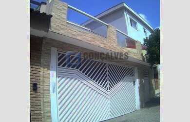 Imagem: A casa possui 2 Dormitórios, 2 Banheiros, 3 Vagas na garagem