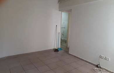 Imagem: A kitnet possui 1 Dormitório e 1 Banheiro e está localizado