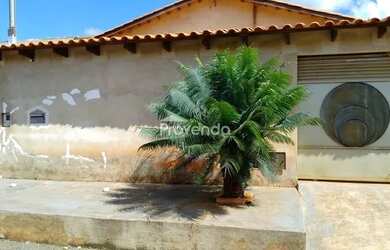 Imagem: A casa para alugar possui 3 Dormitórios, 2 Banheiros, 2 Vagas