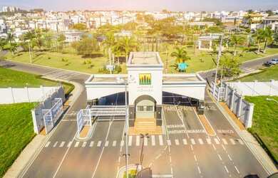 Imagem: A casa em condomínio possui 3 Dormitórios, 4 Banheiros, 4