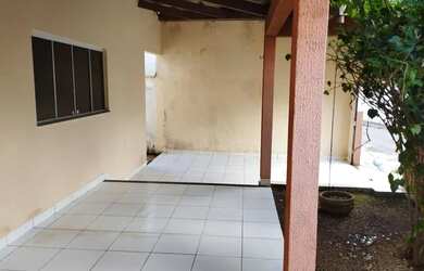 Imagem: A casa possui 2 Dormitórios, 2 Banheiros, 1 Vaga na garagem