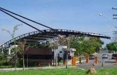 Imagem: A casa em condomínio possui 4 Dormitórios, 5 Banheiros, 2