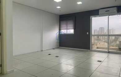 Imagem: O depósito possui 1 Vaga na garagem, 35m² de Área e está