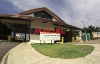 Imagem: A casa em condomínio possui 4 Dormitórios, 3 Banheiros, 4