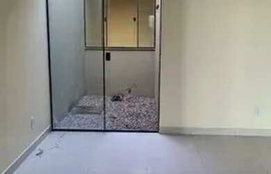 Imagem: A casa possui 2 Dormitórios, 1 Banheiro, 1 Vaga na garagem