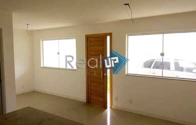 Imagem: A casa em condomínio possui 3 Dormitórios, 2 Banheiros, 2