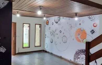 Imagem: A casa possui 4 Dormitórios, 4 Banheiros, 4 Vagas na garagem