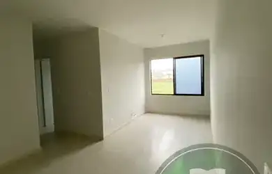 Imagem: O apartamento possui 2 Dormitórios, 1 Banheiro, 2 Vagas na