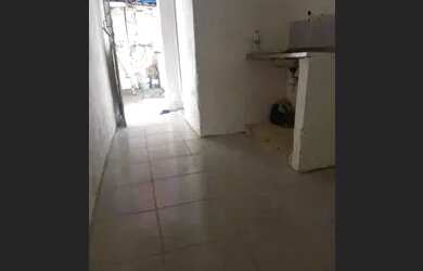 Imagem: A casa possui 1 Dormitório, 1 Banheiro e está localizado em