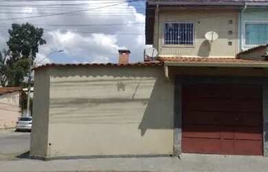 Imagem: A casa possui 2 Dormitórios, 2 Banheiros, 1 Vaga na garagem