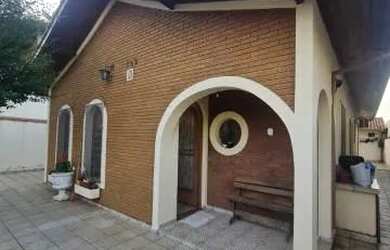 Imagem: A casa em condomínio possui 3 Dormitórios, 3 Banheiros, 3