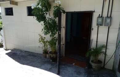 Imagem: Vende-se uma casa na UR-2 Ibura. Próximo do núcleo Policial