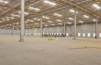 Imagem: O depósito possui 5 Vagas na garagem, 7.548m² de Área, Imóvel