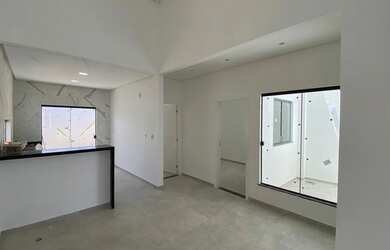 Imagem: A casa em condomínio possui 3 Dormitórios, 2 Banheiros e está