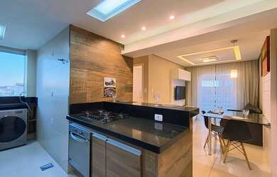 Imagem: O apartamento possui 2 Dormitórios, 1 Banheiro, 1 Vaga na garagem