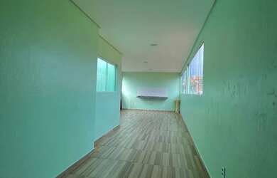 Imagem: A casa possui 3 Dormitórios, 4 Banheiros, 1 Vaga na garagem