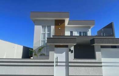 Imagem: A casa em condomínio possui 4 Dormitórios, 4 Banheiros, 2