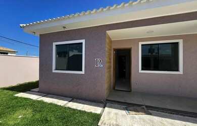 Imagem: A casa possui 2 Dormitórios, 2 Banheiros, 1 Vaga na garagem