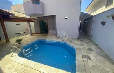 Imagem: A casa em condomínio possui 3 Dormitórios, 4 Banheiros, 2