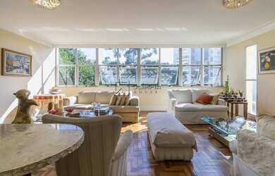 Imagem: O apartamento possui 3 Dormitórios, 2 Banheiros, 2 Vagas na