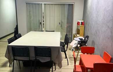 Imagem: A casa possui 2 Dormitórios, 2 Banheiros, 2 Vagas na garagem