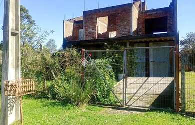 Imagem: O terreno possui 341m² de Área e está localizado em Feitoria