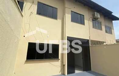 Imagem: A casa possui 3 Dormitórios, 2 Banheiros, 153m² de Área e