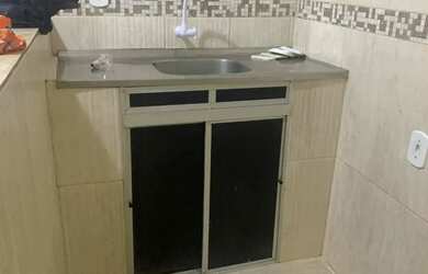 Imagem: A casa possui 1 Dormitório, 1 Banheiro e está localizado