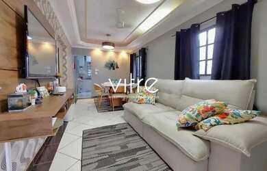 Imagem: A casa possui 3 Dormitórios, 4 Banheiros, 2 Vagas na garagem