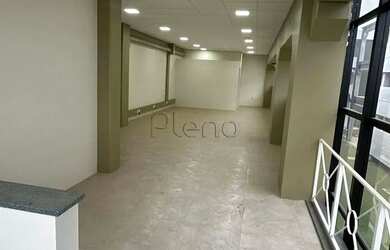 Imagem: O depósito possui 5 Vagas na garagem e 600m² de Área e está