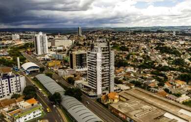 Imagem: O apartamento possui 3 Dormitórios, 2 Banheiros, 2 Vagas na