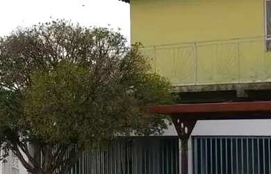 Imagem: A casa possui 5 Dormitórios, 5 Banheiros, 3 Vagas na garagem