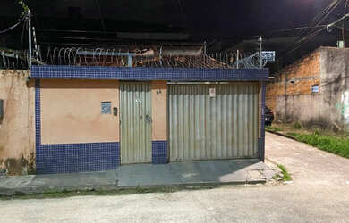 Imagem: A casa possui 4 Dormitórios, 3 Banheiros, 1 Vaga na garagem