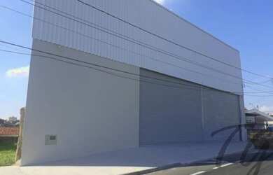 Imagem: O depósito possui 4 Vagas na garagem, 800m² de Área e está