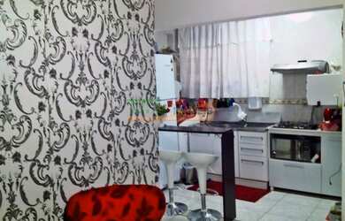 Imagem: O apartamento possui 3 Dormitórios, 1 Banheiro, 1 Vaga na garagem