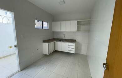 Imagem 4: Casa em Condomínio para Venda em Lauro de Freitas, Buraquinho, 4 dormitórios, 3 suítes, 2