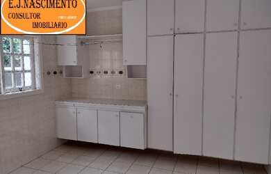 Imagem: A casa em condomínio possui 4 Dormitórios, 3 Banheiros, 3