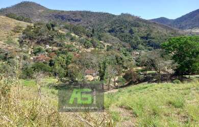 Imagem: O terreno possui 11000m² de Área e está localizado em Pedro