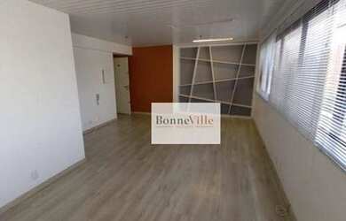 Imagem: O depósito possui 1 Vaga na garagem, 35m² de Área e está