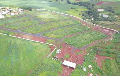 Imagem: O terreno possui 400m² de Área e está localizado em Cravinhos