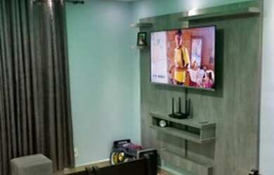 Imagem: O apartamento possui 2 Dormitórios, 1 Banheiro, 1 Vaga na garagem