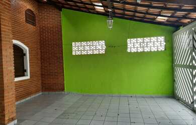 Imagem 4: Casa na praia de Indaiá, Bertioga, SP, possui 120m2 e fica a 750m da...