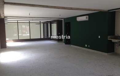 Imagem: O depósito possui 5 Vagas na garagem, 664m² de Área e está